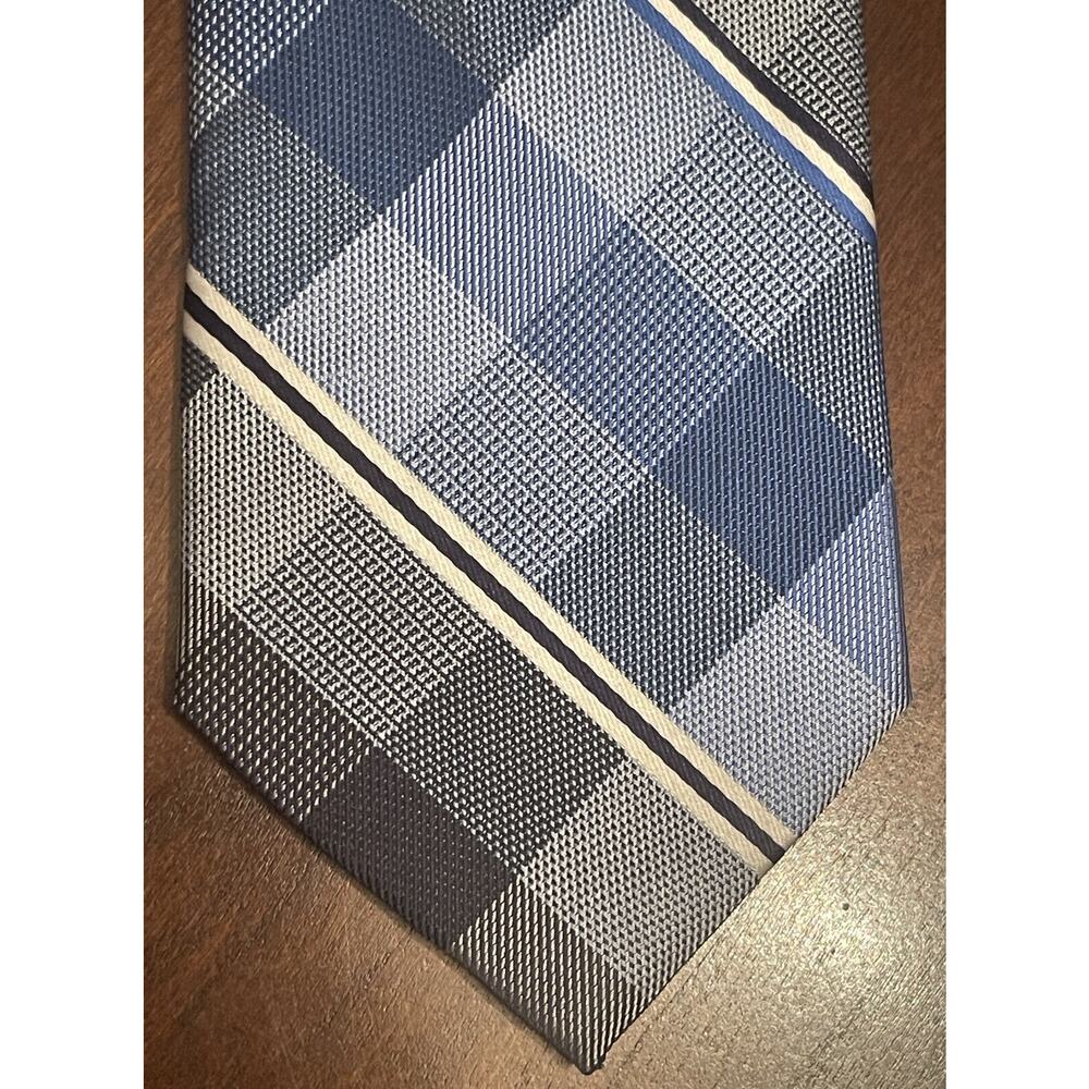 Van Heusen Blue 100% Polyester Men’s Neck Tie Made In China
